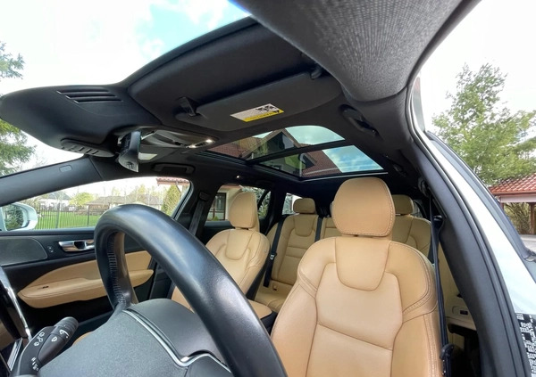 Volvo V60 Cross Country cena 122000 przebieg: 87237, rok produkcji 2019 z Białystok małe 781